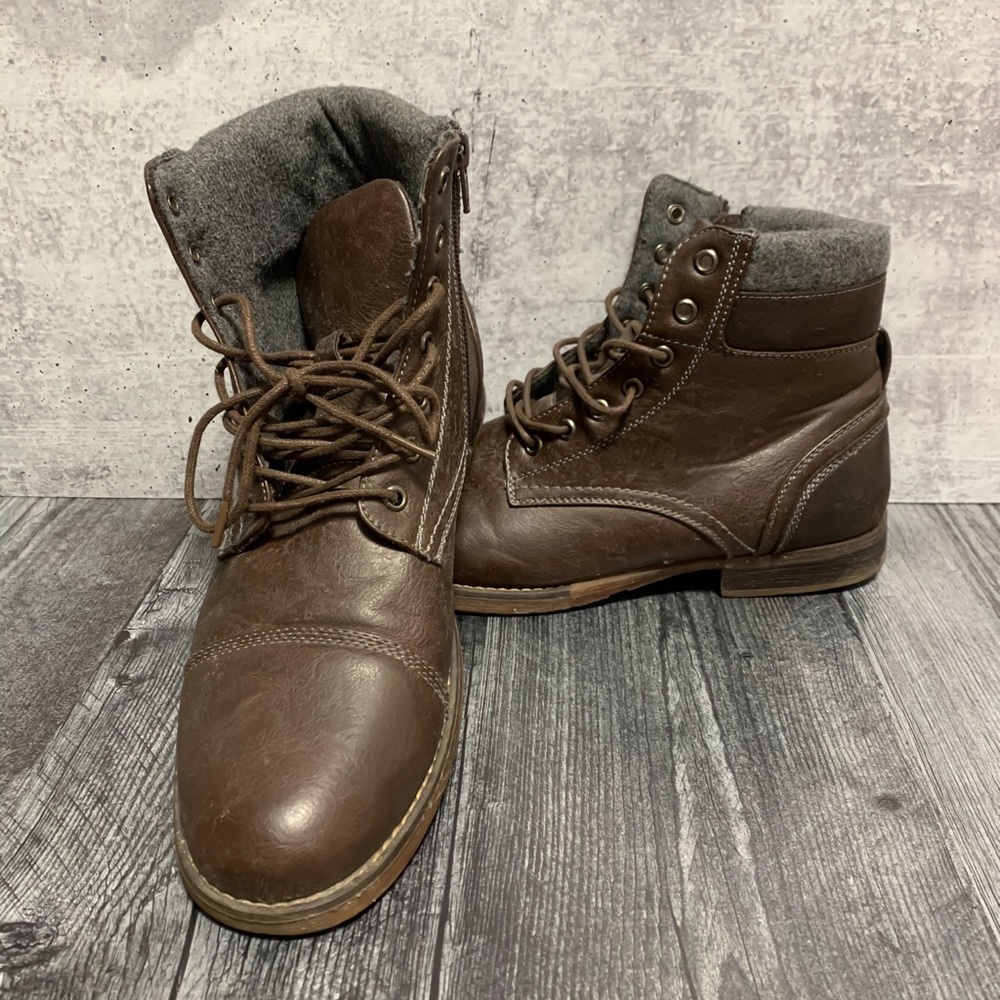 SOLD - STEVE MADDEN Tegen Boots